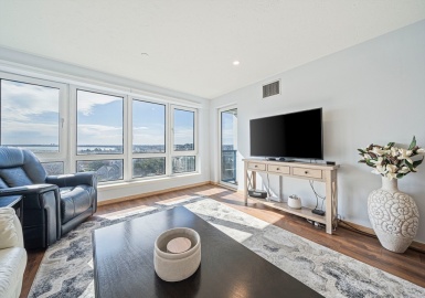 1001 Marina Drive, Quincy, Massachusetts 02171, 2 Bedrooms Bedrooms, 4 Rooms Rooms,2 BathroomsBathrooms,Residential,For Sale,Marina Point,Marina Drive,73353995