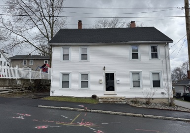 49 Green Street, Haverhill, Massachusetts 01830, 3 Bedrooms Bedrooms, 6 Rooms Rooms,2 BathroomsBathrooms,Residential Lease,For Rent,Green Street,73356468