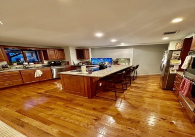 190 Emerson Street, Boston, Massachusetts 02127, 5 Bedrooms Bedrooms, 7 Rooms Rooms,2 BathroomsBathrooms,Residential Lease,For Rent,Emerson Street,73356489