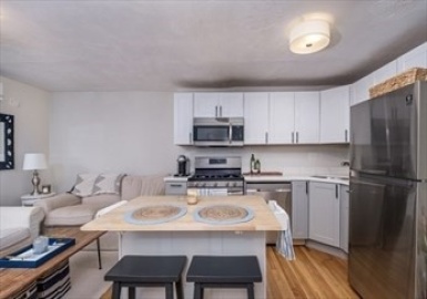 84 Emerson St, Boston, Massachusetts 02127, 3 Bedrooms Bedrooms, 4 Rooms Rooms,1 BathroomBathrooms,Residential Lease,For Rent,Emerson St,73356434