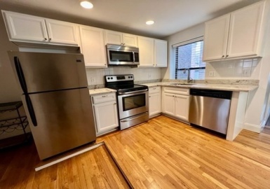 199 Salem Street, Boston, Massachusetts 02113, 2 Bedrooms Bedrooms, 4 Rooms Rooms,1 BathroomBathrooms,Residential Lease,For Rent,Salem Street,73356532