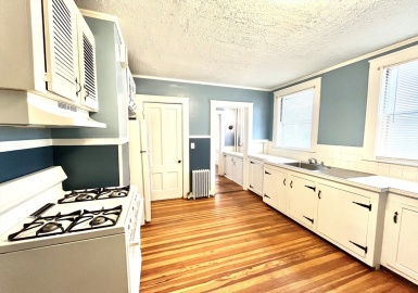 4 Clifton Ave., Salem, Massachusetts 01970, 1 Bedroom Bedrooms, 5 Rooms Rooms,1 BathroomBathrooms,Residential Lease,For Rent,Clifton Ave.,73356813