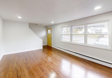 44-46 Willard St, Lowell, Massachusetts 01850, 3 Bedrooms Bedrooms, 6 Rooms Rooms,1 BathroomBathrooms,Residential Lease,For Rent,Willard St,73356917