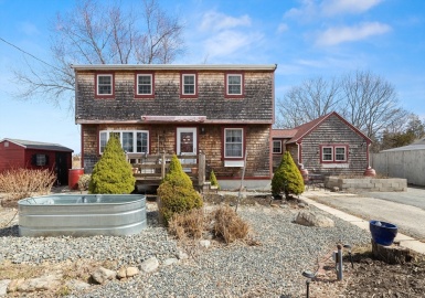 123 Jeffreys Neck Rd, Ipswich, Massachusetts 01938, 2 Bedrooms Bedrooms, 6 Rooms Rooms,1 BathroomBathrooms,Residential,For Sale,Jeffreys Neck Rd,73351636