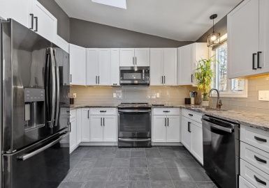 48 Whipple Rd, Billerica, Massachusetts 01821, 3 Bedrooms Bedrooms, 6 Rooms Rooms,2.5 BathroomsBathrooms,Residential,For Sale,Whipple Rd,73357117