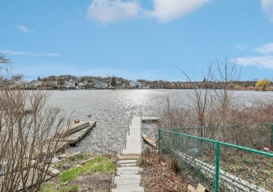 10 Lake View Pl, Lynn, Massachusetts 01904, 4 Bedrooms Bedrooms, 7 Rooms Rooms,2 BathroomsBathrooms,Residential,For Sale,Lake View Pl,73357411