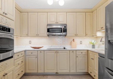 20 Central Street, Salem, Massachusetts 01970, 2 Bedrooms Bedrooms, 5 Rooms Rooms,2 BathroomsBathrooms,Residential,For Sale,Central Plaza Condominiums,Central Street,73357554