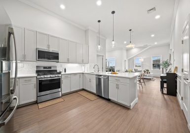 320 Middlesex Ave, Medford, Massachusetts 02155, 2 Bedrooms Bedrooms, 5 Rooms Rooms,2 BathroomsBathrooms,Residential,For Sale,Wellington Woods,Middlesex Ave,73357696