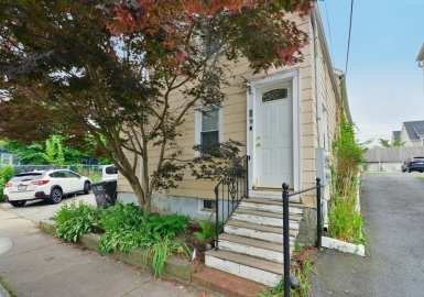 9 Clyde St, Somerville, Massachusetts 02144, 1 Bedroom Bedrooms, 4 Rooms Rooms,1 BathroomBathrooms,Residential,For Sale,9-11 Clyde Street Condominium,Clyde St,73357730