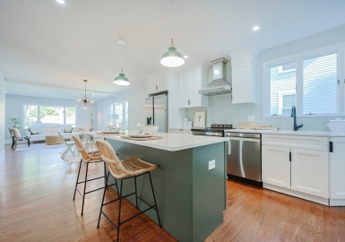 111 Sharon St, Medford, Massachusetts 02155, 3 Bedrooms Bedrooms, 8 Rooms Rooms,2 BathroomsBathrooms,Residential,For Sale,Sharon St,73357856