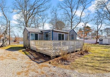 8 Stanley Rd, Mashpee, Massachusetts 02649, 2 Bedrooms Bedrooms, 4 Rooms Rooms,1 BathroomBathrooms,Residential,For Sale,Stanley Rd,73358880