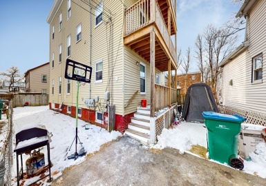 32A Nelson Street, Lynn, Massachusetts 01905, 3 Bedrooms Bedrooms, 5 Rooms Rooms,1 BathroomBathrooms,Residential Lease,For Rent,Nelson Street,73358947