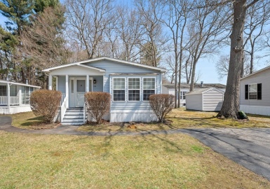 239 Mapleleaf Dr, Taunton, Massachusetts 02780, 2 Bedrooms Bedrooms, 5 Rooms Rooms,2 BathroomsBathrooms,Residential,For Sale,Mapleleaf Dr,73359130