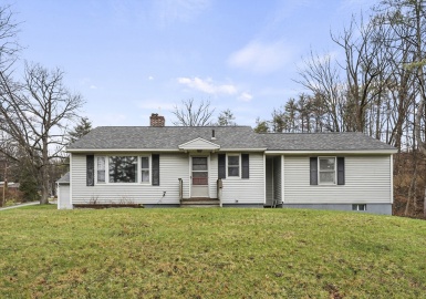 24 Henderson Rd, Williamstown, Massachusetts 01267, 2 Bedrooms Bedrooms, 3 Rooms Rooms,2 BathroomsBathrooms,Residential,For Sale,Henderson Rd,73359150