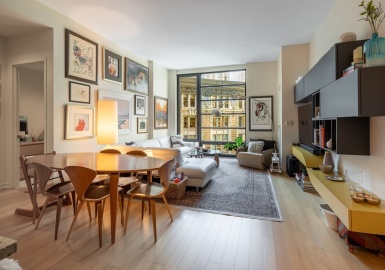 580 Washington St, Boston, Massachusetts 02111, 3 Bedrooms Bedrooms, 5 Rooms Rooms,2 BathroomsBathrooms,Residential Lease,For Rent,Washington St,73359169