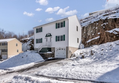 6 Gedney Drive, Peabody, Massachusetts 01920, 3 Bedrooms Bedrooms, 10 Rooms Rooms,2.5 BathroomsBathrooms,Residential Lease,For Rent,Gedney Drive,73359178