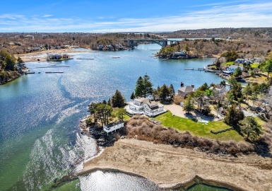 62 Crafts Road, Gloucester, Massachusetts 01930, 5 Bedrooms Bedrooms, 10 Rooms Rooms,2 BathroomsBathrooms,Residential Lease,For Rent,Crafts Road,73359203