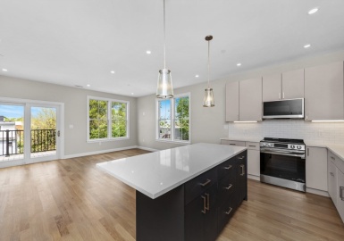40 Waverly, Boston, Massachusetts 02135, 4 Bedrooms Bedrooms, 6 Rooms Rooms,3 BathroomsBathrooms,Residential Lease,For Rent,Waverly,73359223