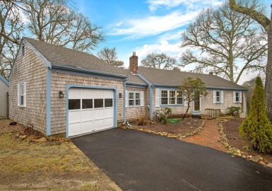 9 Park Ln, Brewster, Massachusetts 02631, 4 Bedrooms Bedrooms, 9 Rooms Rooms,3 BathroomsBathrooms,Residential,For Sale,Park Ln,73359346