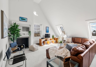 456 Belmont St, Watertown, Massachusetts 02472, 2 Bedrooms Bedrooms, 3 Rooms Rooms,1.5 BathroomsBathrooms,Residential,For Sale,Payson Estate,Belmont St,73359391