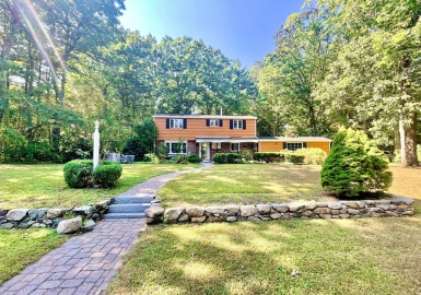 17 Brentwood Rd, Sudbury, Massachusetts 01776, 3 Bedrooms Bedrooms, 8 Rooms Rooms,2 BathroomsBathrooms,Residential,For Sale,Brentwood Rd,73359540