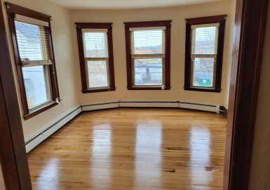 139 How St, Haverhill, Massachusetts 01830, 1 Bedroom Bedrooms, 4 Rooms Rooms,1 BathroomBathrooms,Residential Lease,For Rent,How St,73359854