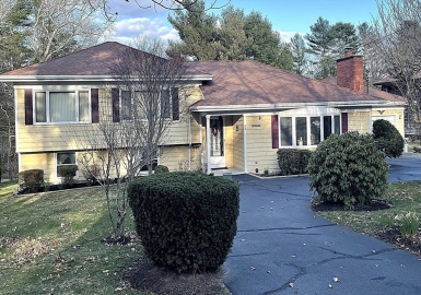 93 Highland Avenue, Dartmouth, Massachusetts 02747, 3 Bedrooms Bedrooms, 7 Rooms Rooms,2 BathroomsBathrooms,Residential,For Sale,Highland Avenue,73359687