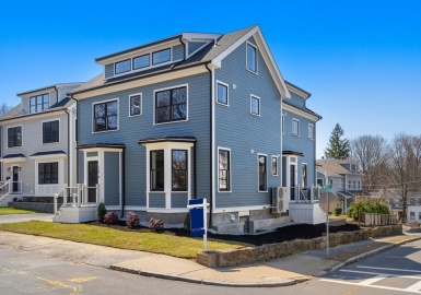 110 Fayette, Watertown, Massachusetts 02472, 4 Bedrooms Bedrooms, 7 Rooms Rooms,3.5 BathroomsBathrooms,Residential,For Sale,Fayette,73360341
