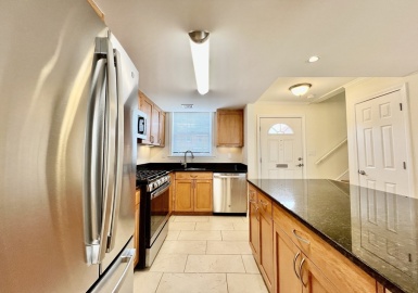124 Thornton Rd, Brookline, Massachusetts 02467, 2 Bedrooms Bedrooms, 4 Rooms Rooms,1 BathroomBathrooms,Residential Lease,For Rent,Thornton Rd,73360588