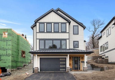 545 Winthrop St., Medford, Massachusetts 02155, 4 Bedrooms Bedrooms, 12 Rooms Rooms,4.5 BathroomsBathrooms,Residential,For Sale,Winthrop St.,73360725