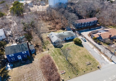 32 Winslow Street, Provincetown, Massachusetts 02657, 3 Bedrooms Bedrooms, 5 Rooms Rooms,1.5 BathroomsBathrooms,Residential,For Sale,Winslow Street,73360570