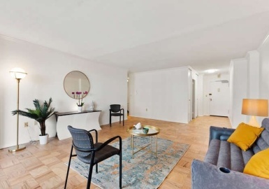 2 Hawthorne Pl, Boston, Massachusetts 02114, 2 Bedrooms Bedrooms, 4 Rooms Rooms,2 BathroomsBathrooms,Residential,For Sale,Hawthorne Place Condominium,Hawthorne Pl,73360840