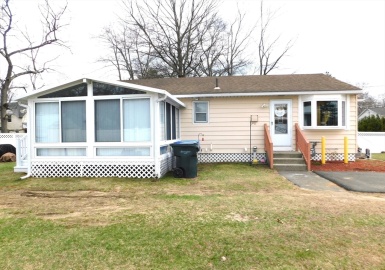29 Lamont St, Springfield, Massachusetts 01119, 3 Bedrooms Bedrooms, 8 Rooms Rooms,2 BathroomsBathrooms,Residential,For Sale,Lamont St,73361498