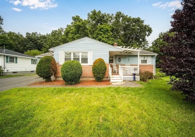 205 Homestead Ave, Holyoke, Massachusetts 01040, 3 Bedrooms Bedrooms, 6 Rooms Rooms,1 BathroomBathrooms,Residential Lease,For Rent,Homestead Ave,73361755