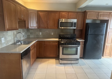 26 Brookview St., Boston, Massachusetts 02124, 3 Bedrooms Bedrooms, 6 Rooms Rooms,1 BathroomBathrooms,Residential Lease,For Rent,Brookview St.,73361761