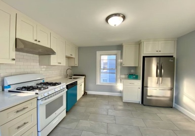 1 Clinton St, Haverhill, Massachusetts 01830, 3 Bedrooms Bedrooms, 5 Rooms Rooms,1 BathroomBathrooms,Residential Lease,For Rent,Clinton St,73361772