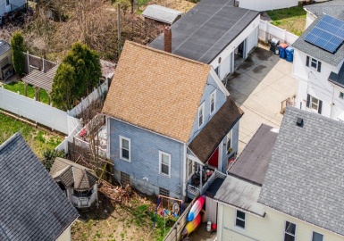 7 Cottage St, New Bedford, Massachusetts 02740, 2 Bedrooms Bedrooms, 5 Rooms Rooms,1 BathroomBathrooms,Residential,For Sale,Cottage St,73361891