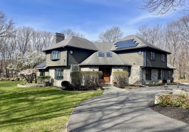20 Kings Rd, Sharon, Massachusetts 02067, 4 Bedrooms Bedrooms, 11 Rooms Rooms,4.5 BathroomsBathrooms,Residential,For Sale,Kings Rd,73362305