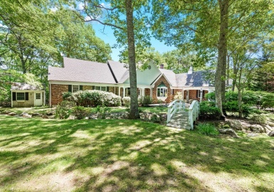 25 Mill Pond, Falmouth, Massachusetts 02536, 3 Bedrooms Bedrooms, 7 Rooms Rooms,2.5 BathroomsBathrooms,Residential,For Sale,Mill Pond,73362424