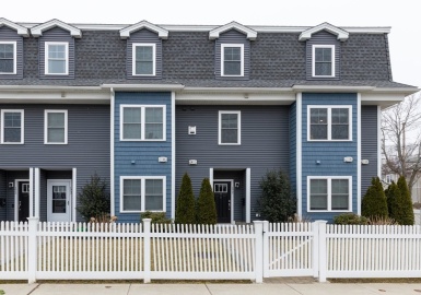 172 Bright St, Waltham, Massachusetts 02453, 4 Bedrooms Bedrooms, 12 Rooms Rooms,2.5 BathroomsBathrooms,Residential Lease,For Rent,Bright St,73366483