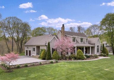 21 Bemis St, Weston, Massachusetts 02493, 5 Bedrooms Bedrooms, 14 Rooms Rooms,5.5 BathroomsBathrooms,Residential,For Sale,Bemis St,73366309