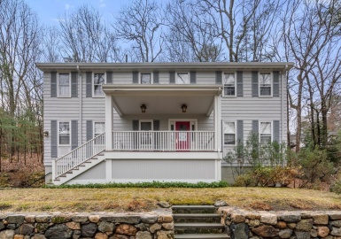 23 Old Coach Road, Weston, Massachusetts 02493, 4 Bedrooms Bedrooms, 8 Rooms Rooms,3.5 BathroomsBathrooms,Residential,For Sale,Old Coach Road,73365424