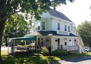 80-82 Cranberry Highway, Orleans, Massachusetts 02653, 2 Bedrooms Bedrooms, 5 Rooms Rooms,1 BathroomBathrooms,Residential Lease,For Rent,Cranberry Highway,73367404