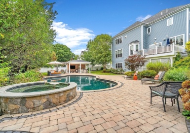 11 Essex St, Norfolk, Massachusetts 02056, 4 Bedrooms Bedrooms, 10 Rooms Rooms,4.5 BathroomsBathrooms,Residential,For Sale,Essex St,73367034