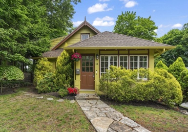 50 Grove Hill Pk, Newton, Massachusetts 02460, 4 Bedrooms Bedrooms, 10 Rooms Rooms,2 BathroomsBathrooms,Residential,For Sale,Grove Hill Pk,73367388
