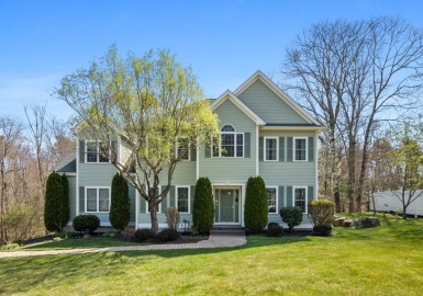 8 Comstock Way, Walpole, Massachusetts 02071, 4 Bedrooms Bedrooms, 9 Rooms Rooms,2.5 BathroomsBathrooms,Residential,For Sale,Comstock Way,73367492