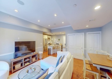 616 East 4th St, Boston, Massachusetts 02127, 2 Bedrooms Bedrooms, 4 Rooms Rooms,2 BathroomsBathrooms,Residential,For Sale,East 4th St,73367540