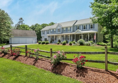 11 Longwood Dr, Lunenburg, Massachusetts 01462, 5 Bedrooms Bedrooms, 20 Rooms Rooms,5.5 BathroomsBathrooms,Residential,For Sale,Longwood Dr,73367536