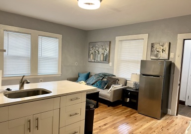 24 Mullen Ct, Newton, Massachusetts 02461, 1 Bedroom Bedrooms, 3 Rooms Rooms,1 BathroomBathrooms,Residential Lease,For Rent,Mullen Ct,73367943