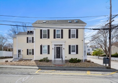 28 School St, Rockport, Massachusetts 01966, 1 Bedroom Bedrooms, 3 Rooms Rooms,1 BathroomBathrooms,Residential Lease,For Rent,School St,73367946